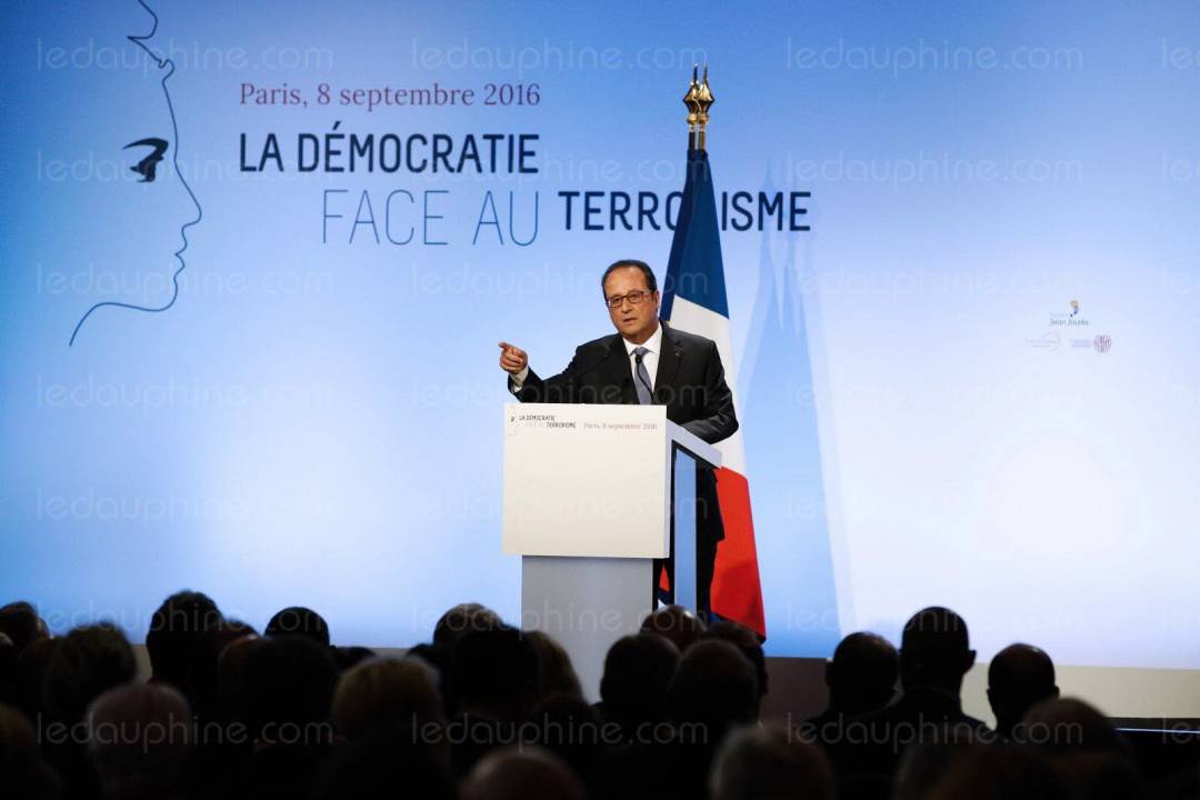 quot-la-democratie-face-au-terrorisme-quot-etait-le-theme-du-discours-prononce-par-francois-hollande-a-paris-ce-jeudi-matin-afp-1473331779